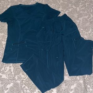 Women’s Small ScrubSet